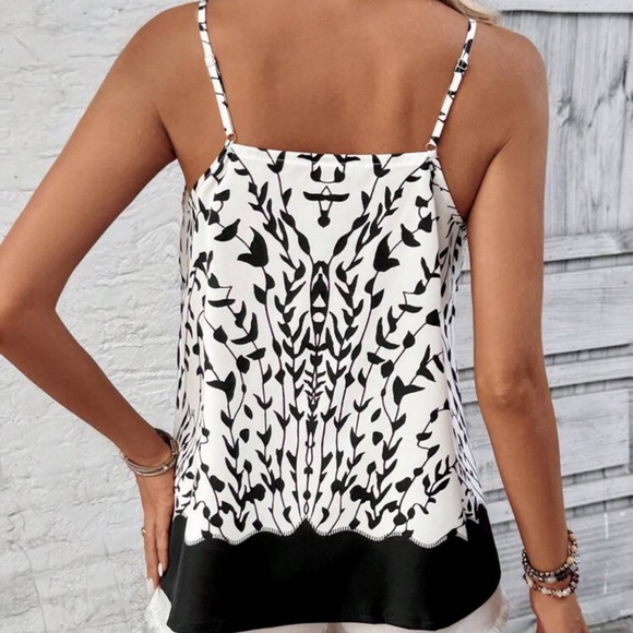 Black and white tank - Picture 4 of 4